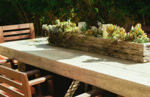 Meble rattanowe na taras – modne i trwałe rozwiązania do ogrodu