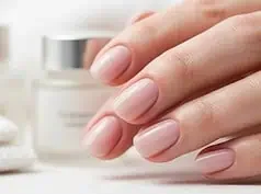 Manicure tytanowy: Trwałość i piękno na lata